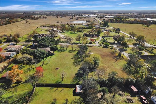 1523 E Morris Street E, Madisonville, TX 77864