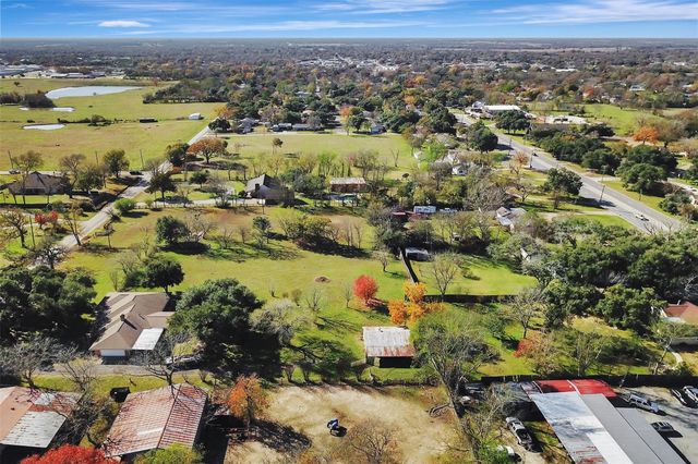 1523 E Morris Street E, Madisonville, TX 77864