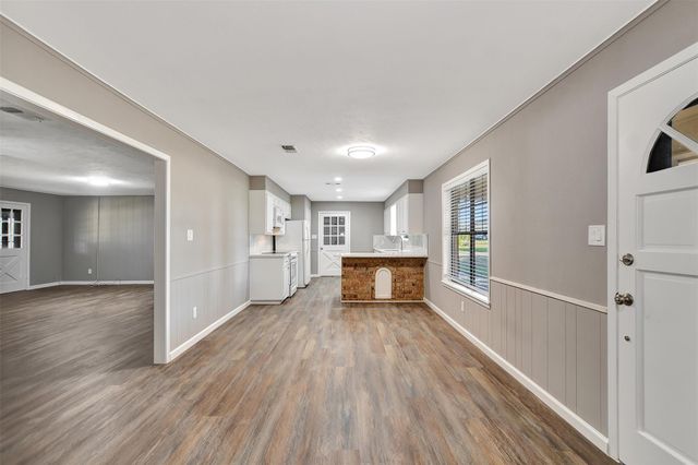 1523 E Morris Street E, Madisonville, TX 77864