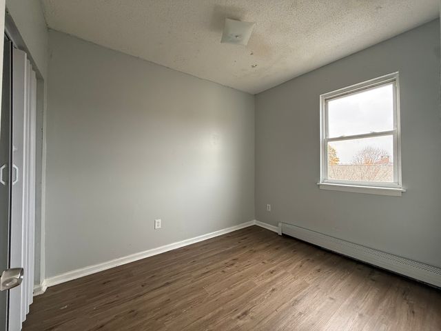 132 Locust Street 13, Waterbury, CT 06704