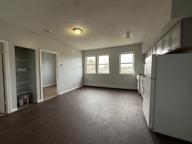 132 Locust Street 13, Waterbury, CT 06704