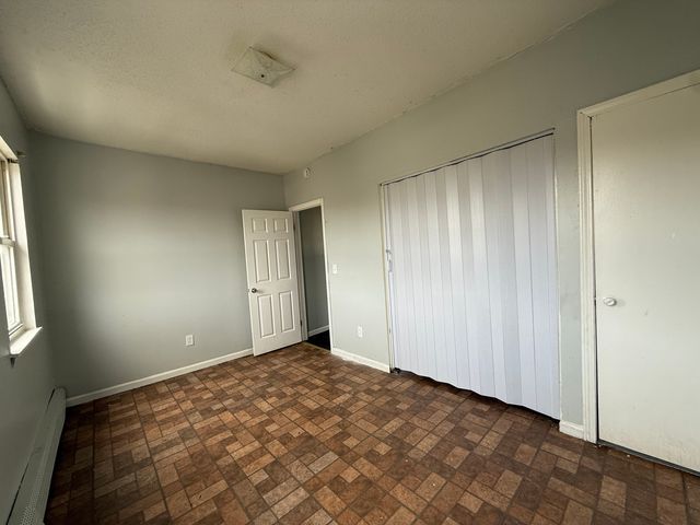 132 Locust Street 13, Waterbury, CT 06704