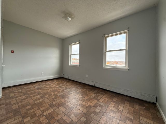 132 Locust Street 13, Waterbury, CT 06704