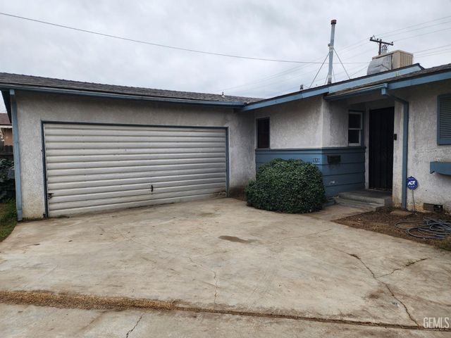 1321 Carson Avenue, Bakersfield, CA 93304