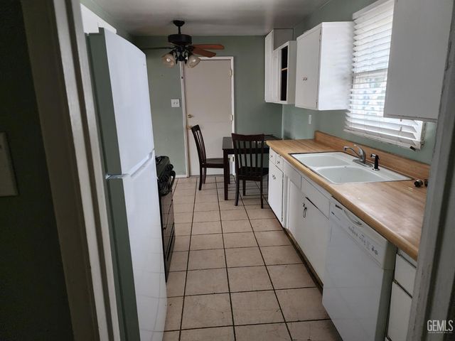 1321 Carson Avenue, Bakersfield, CA 93304