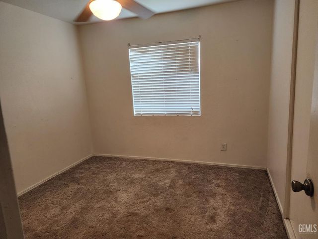 1321 Carson Avenue, Bakersfield, CA 93304