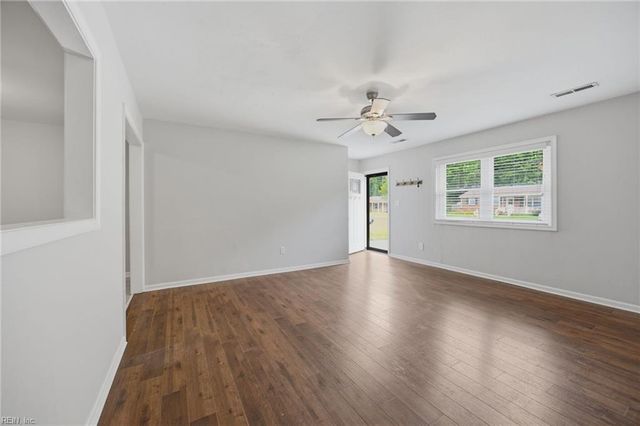 468 Blanche DR W, Chesapeake, VA 23323