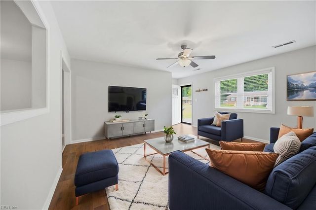 468 Blanche DR W, Chesapeake, VA 23323