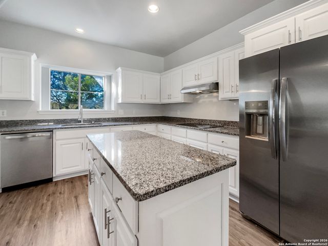 335 Berry Oaks Drive, Bulverde, TX 78163