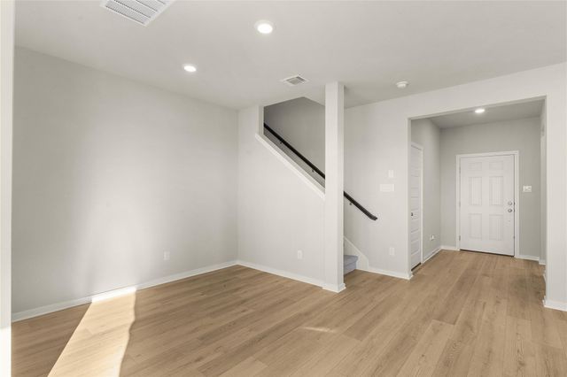 25605 Flora Bella LN, Elgin, TX 78621