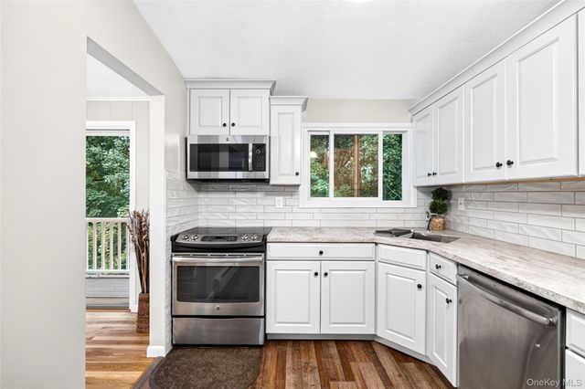 23 Howard Avenue, Valhalla, NY 10595