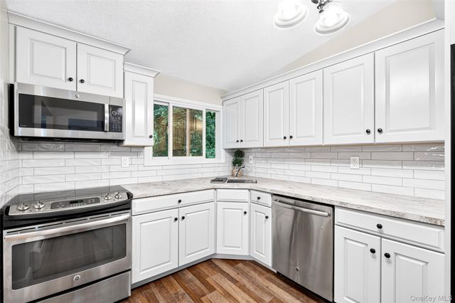 23 Howard Avenue, Valhalla, NY 10595