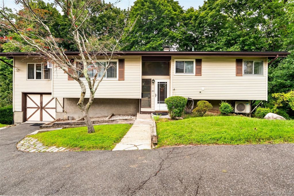 23 Howard Avenue, Valhalla, NY 10595 — photo 2