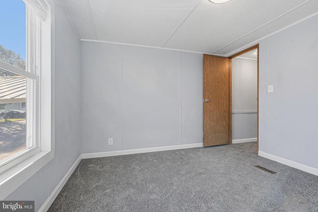 18 HAMMOCK TRL, Middle River, MD 21220