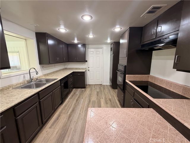 22625 Whittier, Colton, CA 92324
