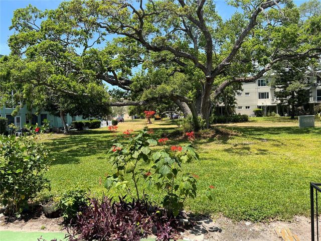 2042 AUSTRALIA WAY W 22, Clearwater, FL 33763