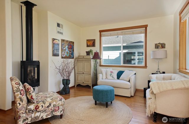 1043 Village Loop, Langley, WA 98260