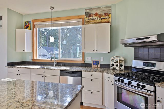 1043 Village Loop, Langley, WA 98260