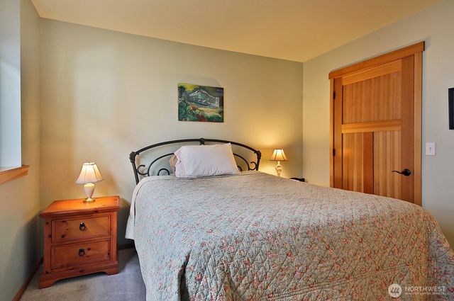 1043 Village Loop, Langley, WA 98260