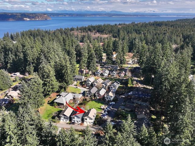 1043 Village Loop, Langley, WA 98260