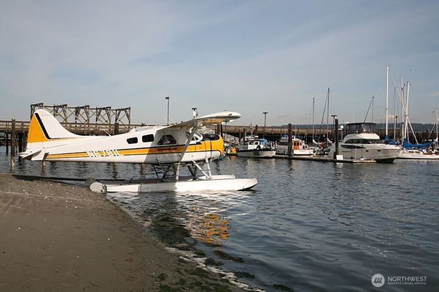 1043 Village Loop, Langley, WA 98260