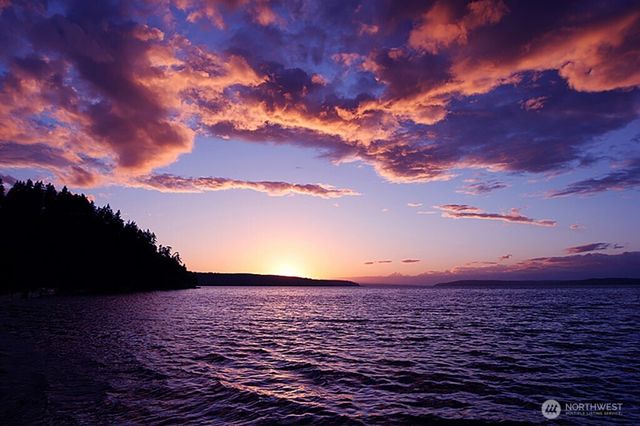 1043 Village Loop, Langley, WA 98260