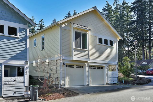 1043 Village Loop, Langley, WA 98260