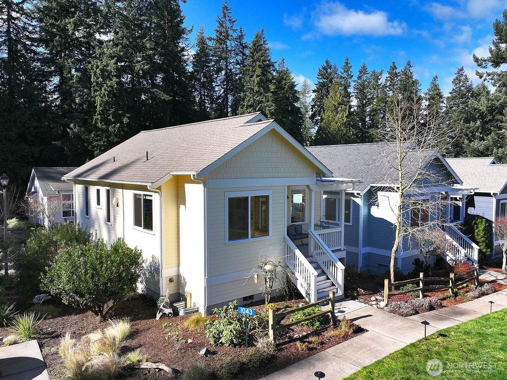 1043 Village Loop, Langley, WA 98260