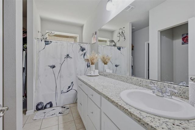 2202 S LAKE MICHELE Circle, Lake Charles, LA 70607