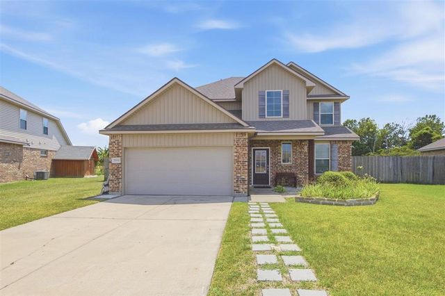 2202 S LAKE MICHELE Circle, Lake Charles, LA 70607