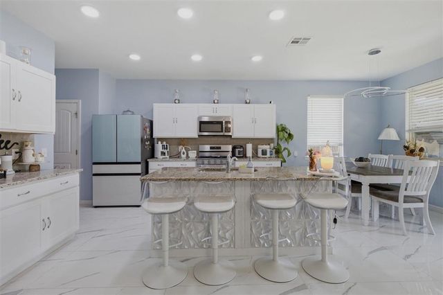 2202 S LAKE MICHELE Circle, Lake Charles, LA 70607