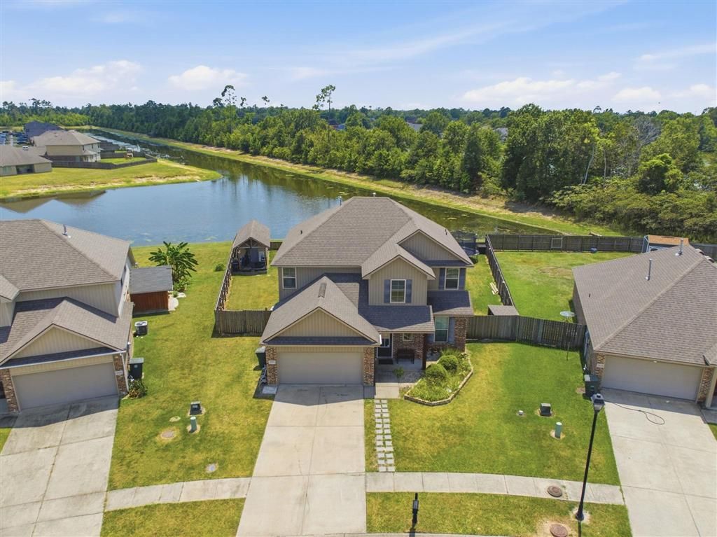 2202 S LAKE MICHELE Circle, Lake Charles, LA 70607