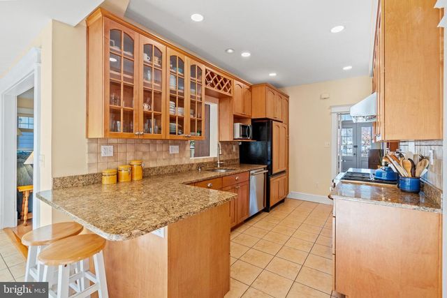 5612 OAK PL, Bethesda, MD 20817