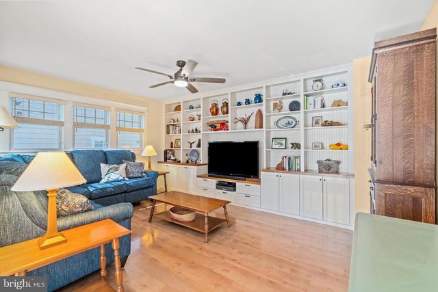 5612 OAK PL, Bethesda, MD 20817