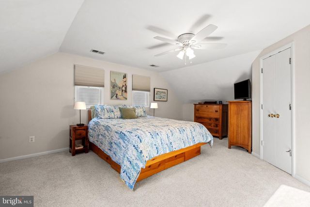 5612 OAK PL, Bethesda, MD 20817