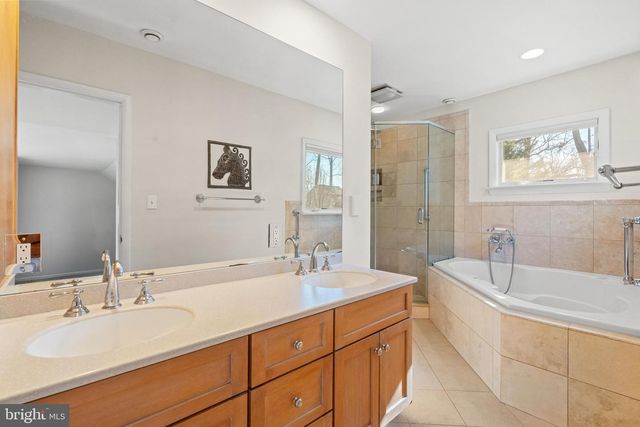 5612 OAK PL, Bethesda, MD 20817