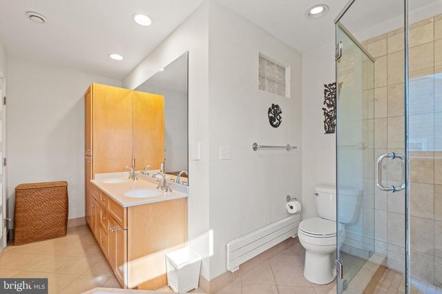 5612 OAK PL, Bethesda, MD 20817