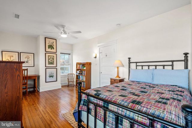 5612 OAK PL, Bethesda, MD 20817