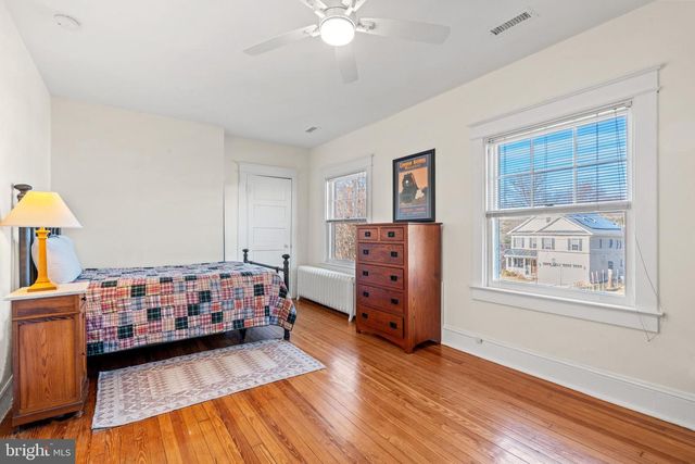 5612 OAK PL, Bethesda, MD 20817