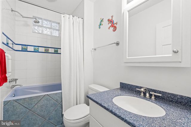 5612 OAK PL, Bethesda, MD 20817