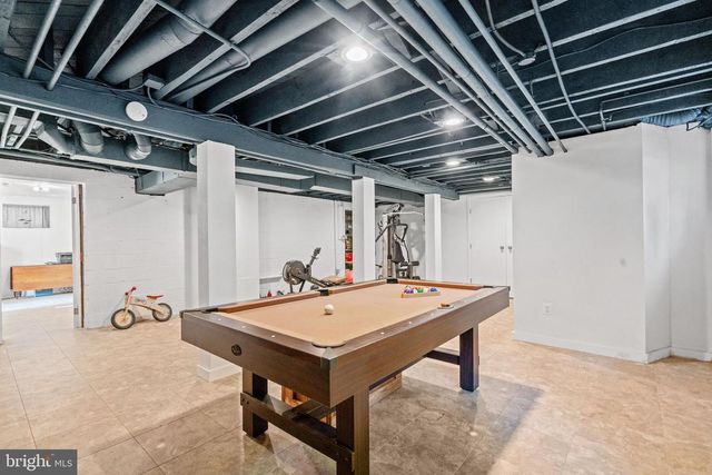 5612 OAK PL, Bethesda, MD 20817