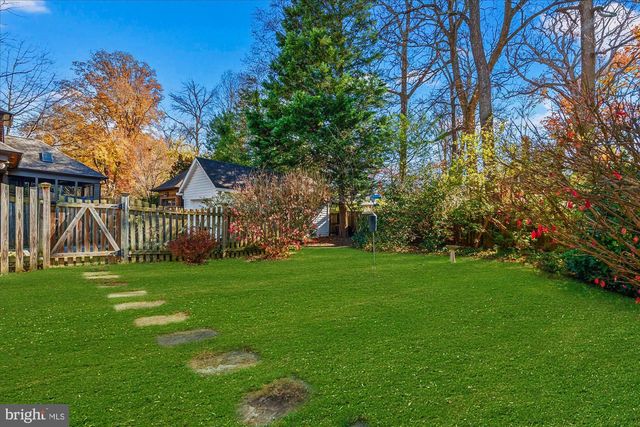 5612 OAK PL, Bethesda, MD 20817