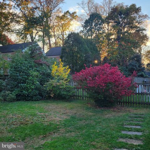 5612 OAK PL, Bethesda, MD 20817