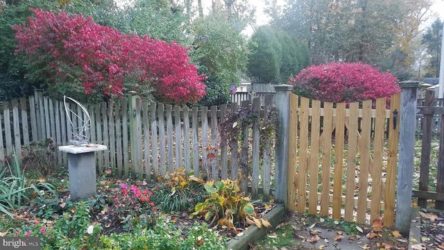 5612 OAK PL, Bethesda, MD 20817