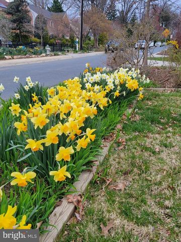 5612 OAK PL, Bethesda, MD 20817