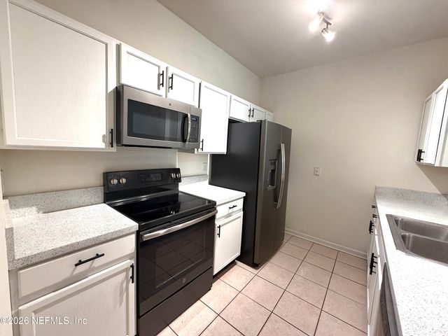 10550 BAYMEADOWS Road 517, Jacksonville, FL 32256