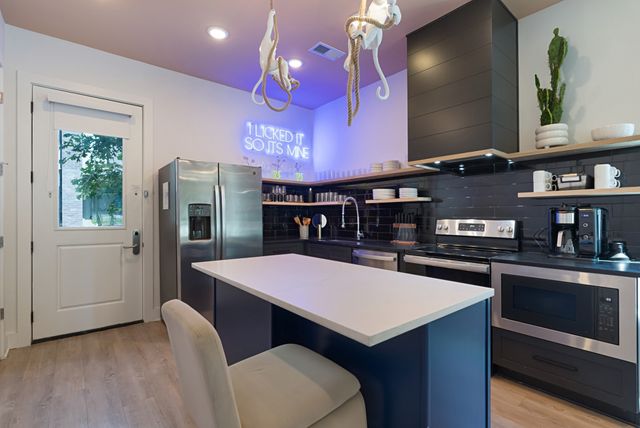 1010 18th Avenue, S C, Nashville, TN 37212