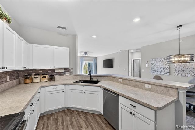 9789 Ridge Run Street, Howell, MI 48855