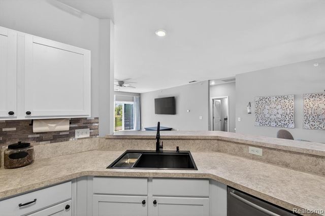 9789 Ridge Run Street, Howell, MI 48855