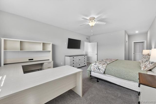 9789 Ridge Run Street, Howell, MI 48855